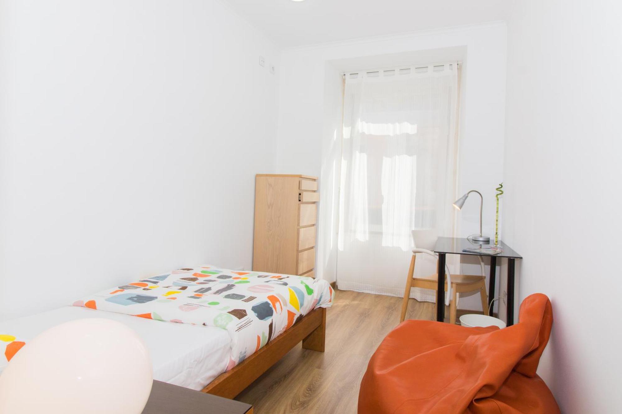 Apartment In Historic Neighbourhood, Walk Everywhere! Lissabon